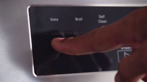 MTG Q+ Freestanding Range Feature Video - No Preheat Air Fry